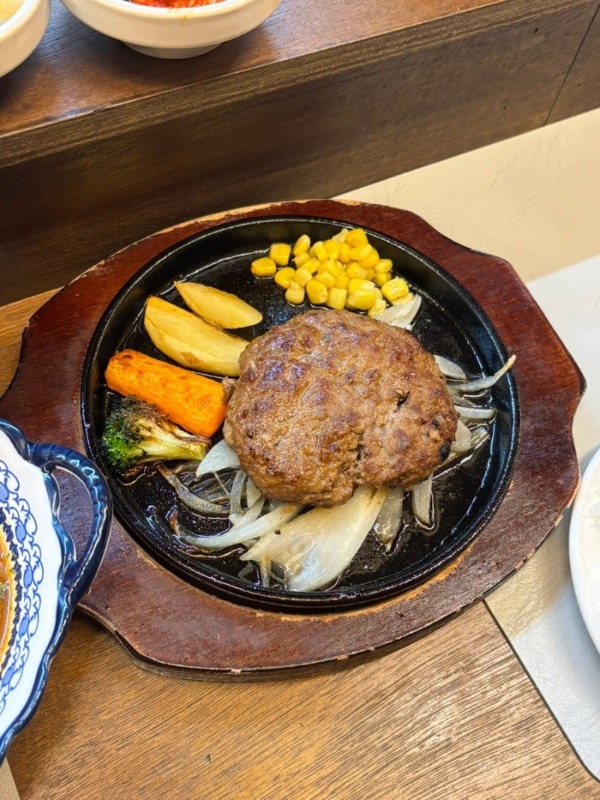 Seung Grill photo 2